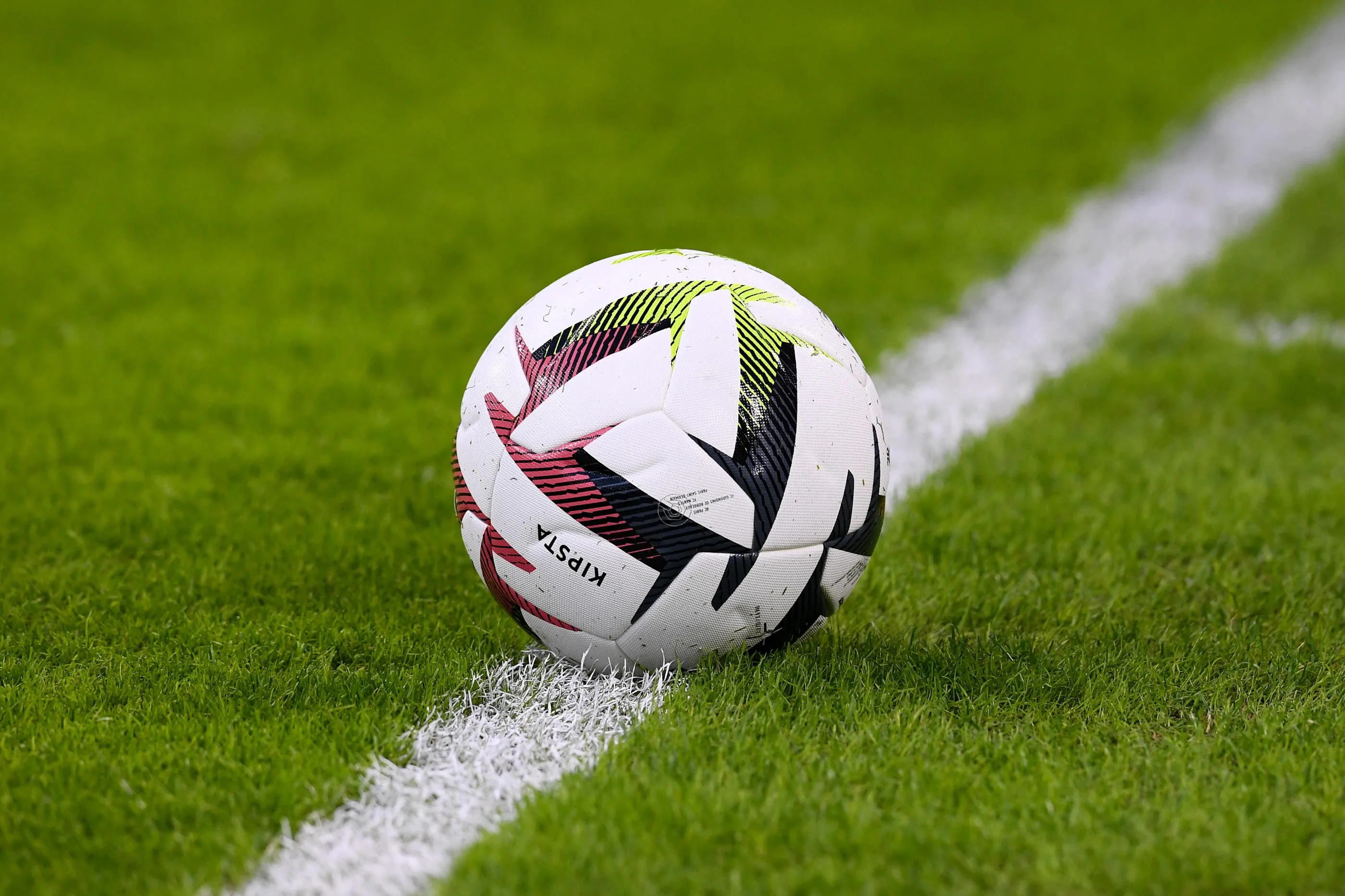 الدعاء .. السبيل الوحيد لتخليص الكرة من