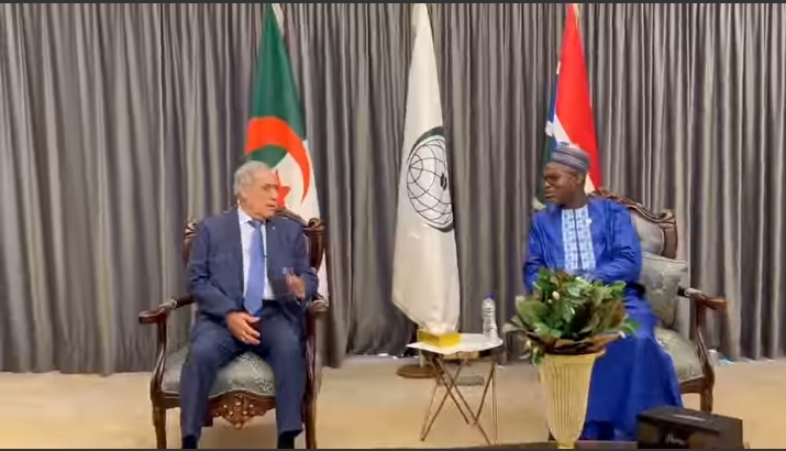 بالفيديو.. الوزير الأول يحل بغامبيا - الشعب أونلاين