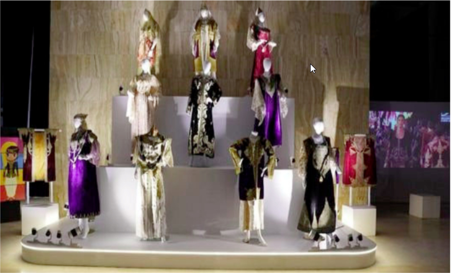 Tenues traditionnelles et bijoux au coeur de l'événement