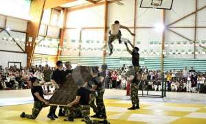 الأبواب المفتوحة على الرياضة العسكرية بقسنطينة: عدة عروض للرياضات القتالية والفردية والجماعية