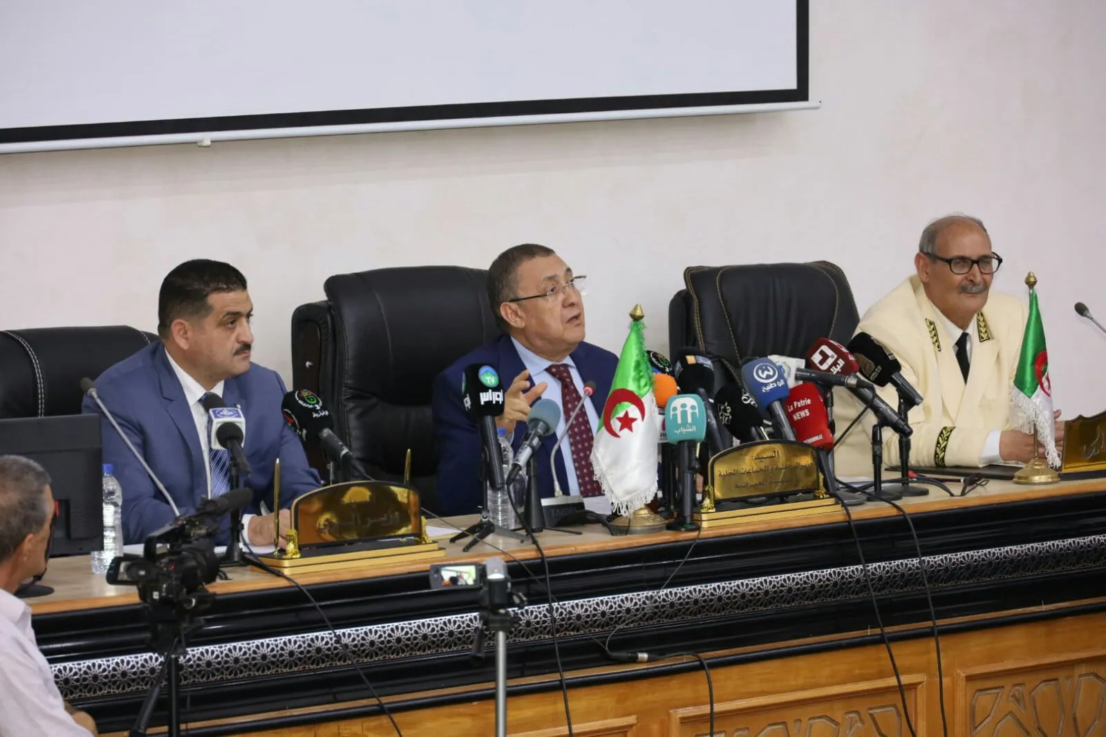 أزمة المياه بتيارت.. تفاصيل البرنامج الاستعجالي