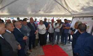 Cherfa pose la première pierre du projet de réalisation de six centres de stockage de céréales à Bouira