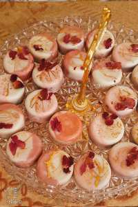 Recette de petits fours avec glaçage à la pâte d'amande