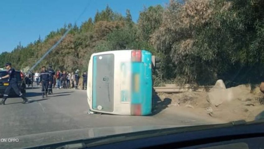 Algérie (Tizi-Ouzou) -  10 blessés suite au renversement d'un bus