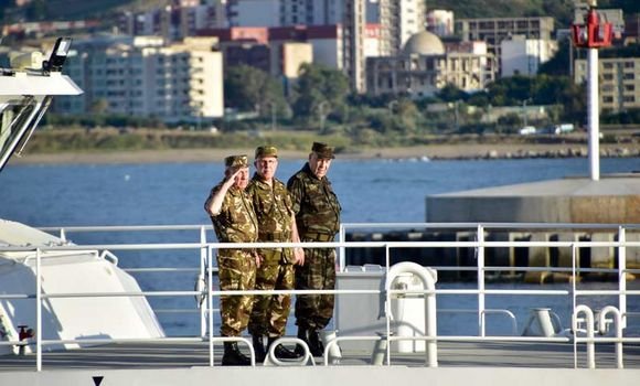 الفريق أول شنقريحة يشرف بجيجل على مجريات تمرين تكتيكي بحري