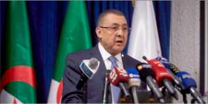 Brahim Merad inaugure la Base d'activité aérienne de Mostaganem