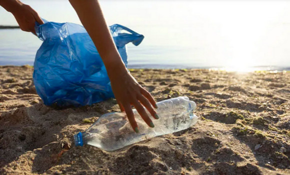 Algérie Télécom: une opération nationale de nettoyage des plages