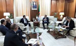 Arkab reçoit des députés représentant la wilaya d'Annaba