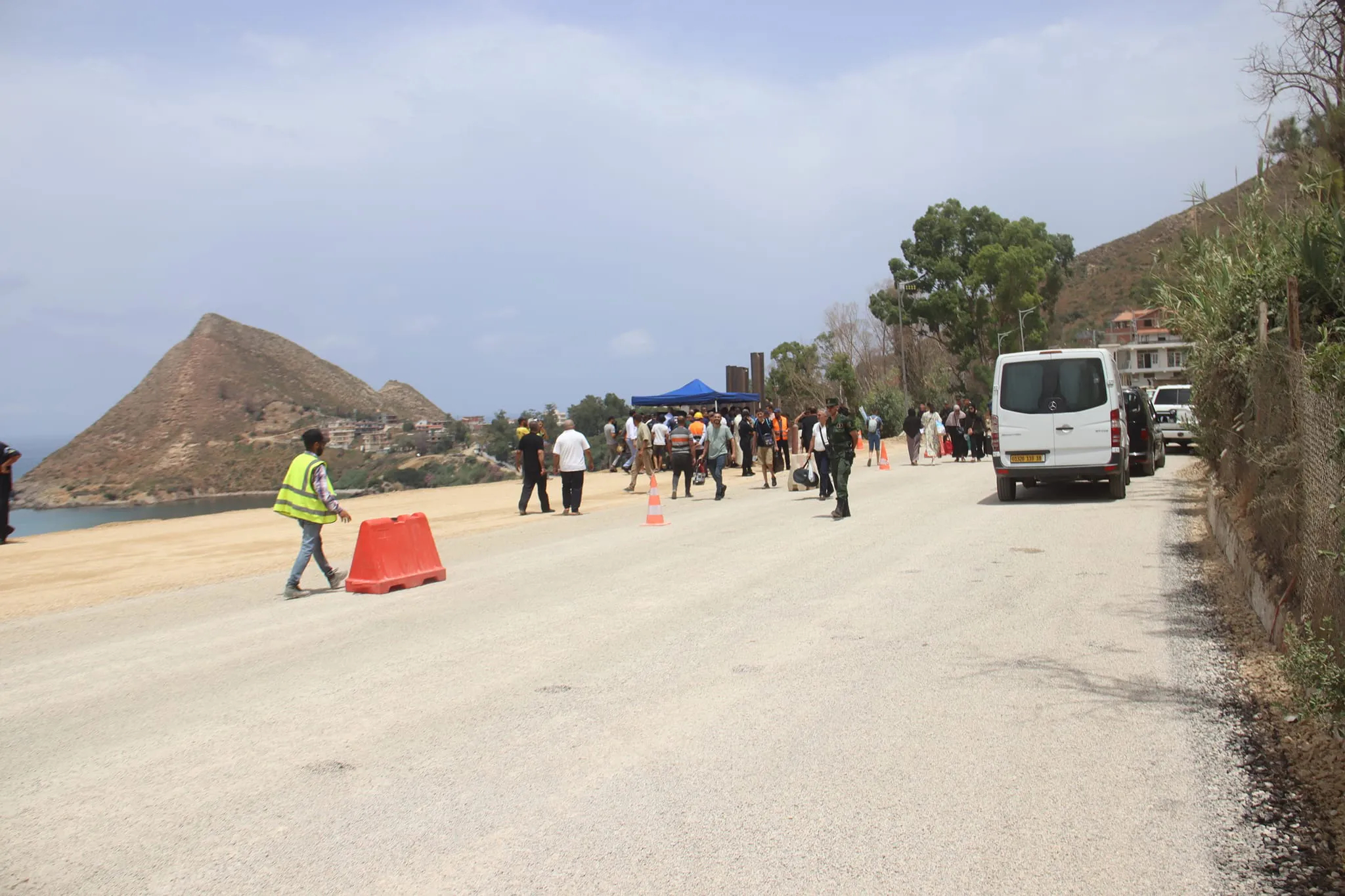 إعادة فتح الطريق الرابط بين ولايتي جيجل وبجاية