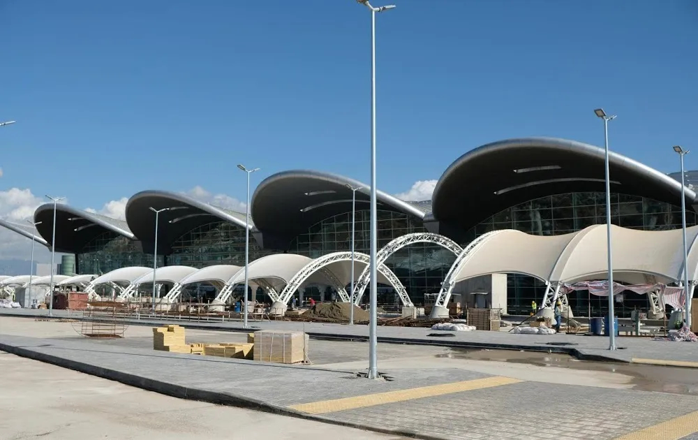 La SGSIA dément et menace