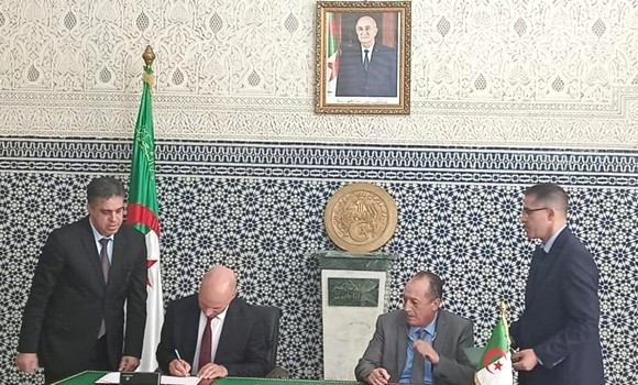 Signature d'un protocole de coopération entre les ministères de la Justice et des Finances dans le domaine d'échange d'informations