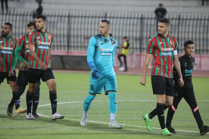 الحارس ليتيم  يوقع موسمين في ترجي مستغانم