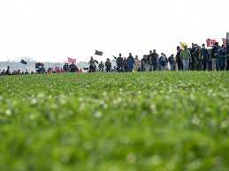 Planète (France/Europe) - Pourquoi les mégabassines sont-elles contestées ?