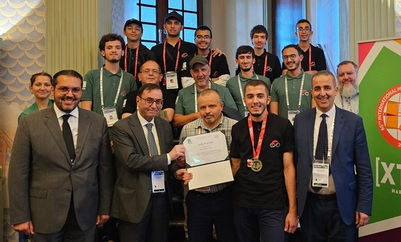 Olympiades de mathématiques: l'Algérien Chamseddine Abdelali Derrache reçoit la médaille d'Or