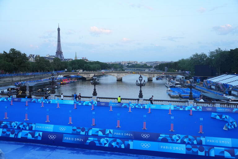 Planète (France/Europe) - JO 2024 de Paris: le triathlon masculin reporté, car la Seine est trop polluée