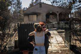 Planète (Grèce/Europe) - «J’étais seul avec mon tuyau»: près d’Athènes, des Grecs abandonnés face aux feux