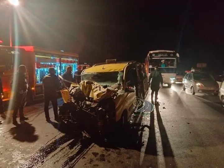 البويرة: وفاة شخصين في حادث اصطدام تسلسلي لعدة مركبات بمنحدر جباحية