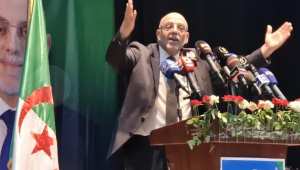 حساني شريف  يلتزم من غليزان بتعزيز الجبهة الداخلية و تنويع الاقتصاد