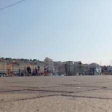 Planète (France/Europe) - Canicule:  La tâche est immense  à Marseille qui veut se verdir pour s’adapter au réchauffement climatique