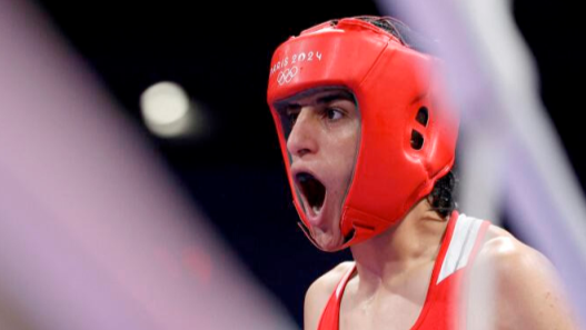 Imane Khelif terrasse l'oligarchie et vote Tebboune