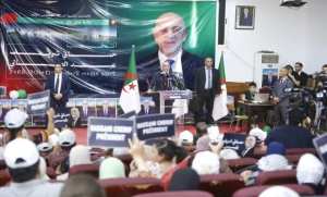 المترشح حساني شريف يؤكد من تيزي وزو على أهمية تعزيز الوحدة الوطنية