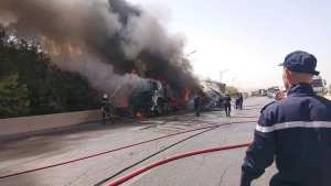 احتراق شاحنتين بالطريق السيار شرق-غرب في الشلف