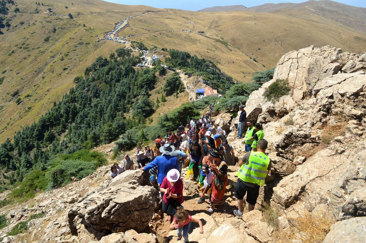 Algérie : bienvenue à Azrou n’Thour, lieu de pèlerinage qui attire chaque année des milliers de visiteurs