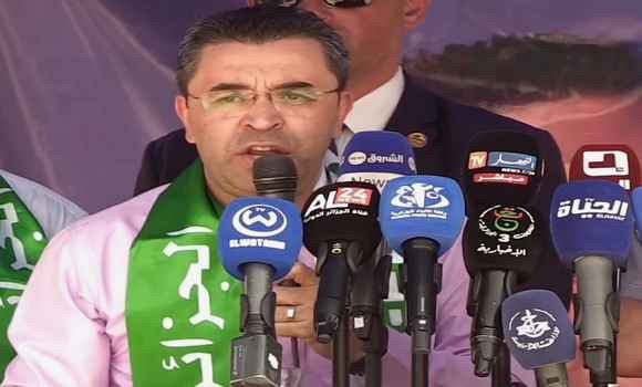 Youcef Aouchiche s'engage depuis Bouira à prendre en charge les préoccupations des citoyens