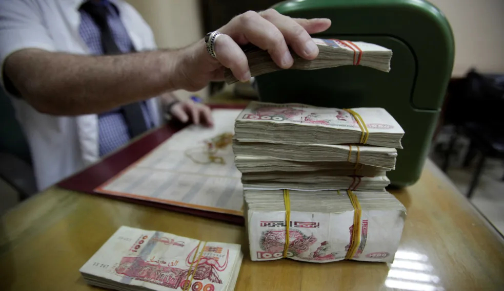 Un receveur de poste détourne 6 milliards de centimes