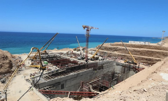 Oran: la réalisation de la station de dessalement d’eau de mer de Cap blanc connaît une cadence accélérée
