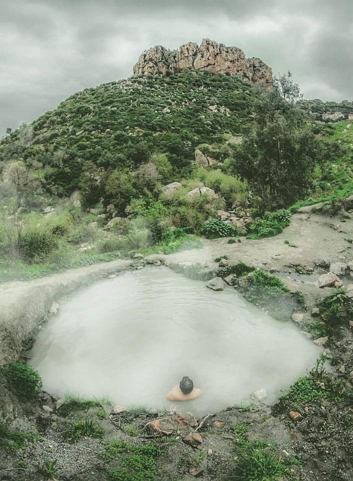 Les Sources Thermales d'Acif el Hammam : Une Expérience Unique de Bien-être en Pleine Nature