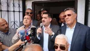 وزير الداخلية يعاين حجم الأضرار التي خلفتها الفيضانات بالنعامة