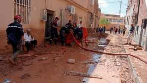 إجلاء 105 شخصا جراء الفيضانات ببشار و البيض