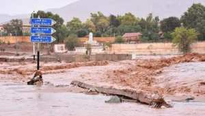 Algérie (Ain Sefra/Naâma) -  Ces eaux de pluie qui se perdent dans l’erg occidental
