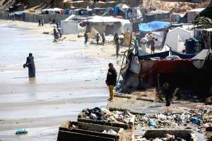 Planète (Palestine/Moyen Orient/Asie) - Quand la météo aggrave la détresse des Ghazaouis: 74% des tentes abritant les déplacés sont «inutilisables»