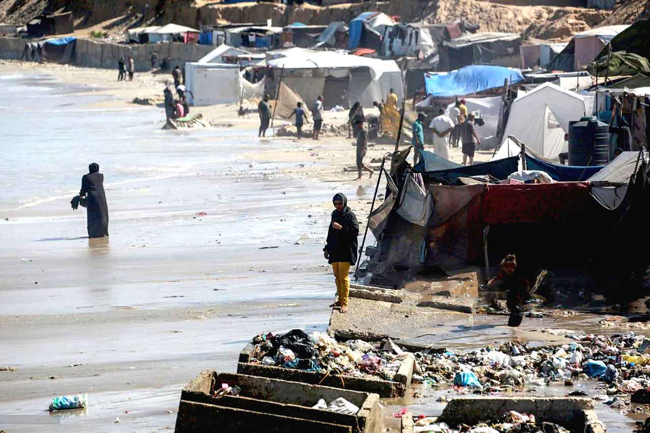 Planète (Palestine/Moyen Orient/Asie) - Quand la météo aggrave la détresse des Ghazaouis: 74% des tentes abritant les déplacés sont «inutilisables»