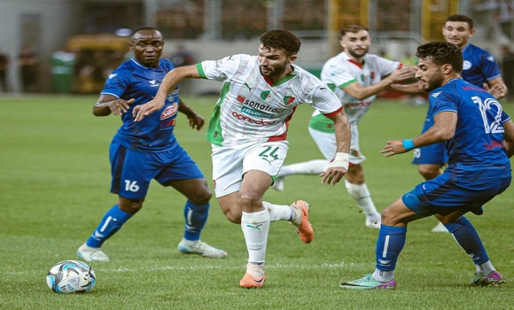 Foot/ Ligue des champions (2e tour préliminaire/ retour) : le MC Alger bat l'US Monastir (2-0) et passe en phase de poules