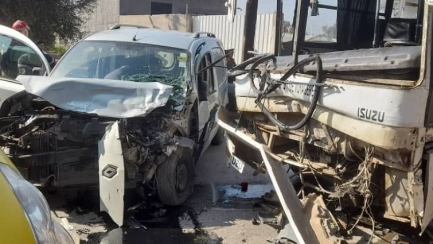 Algérie (Ben Khellil/Blida) - 11 blessés dans une collision entre un bus et une voiture