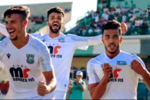 Le football avance à petit pas vers le professionnalisme