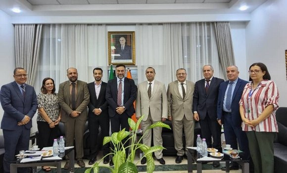 Sonelgaz: M. Adjal examine avec les responsables de la société