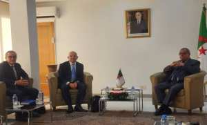 Industrie: Aoun reçoit des responsables du groupe  Stellantis El Dajzaïr