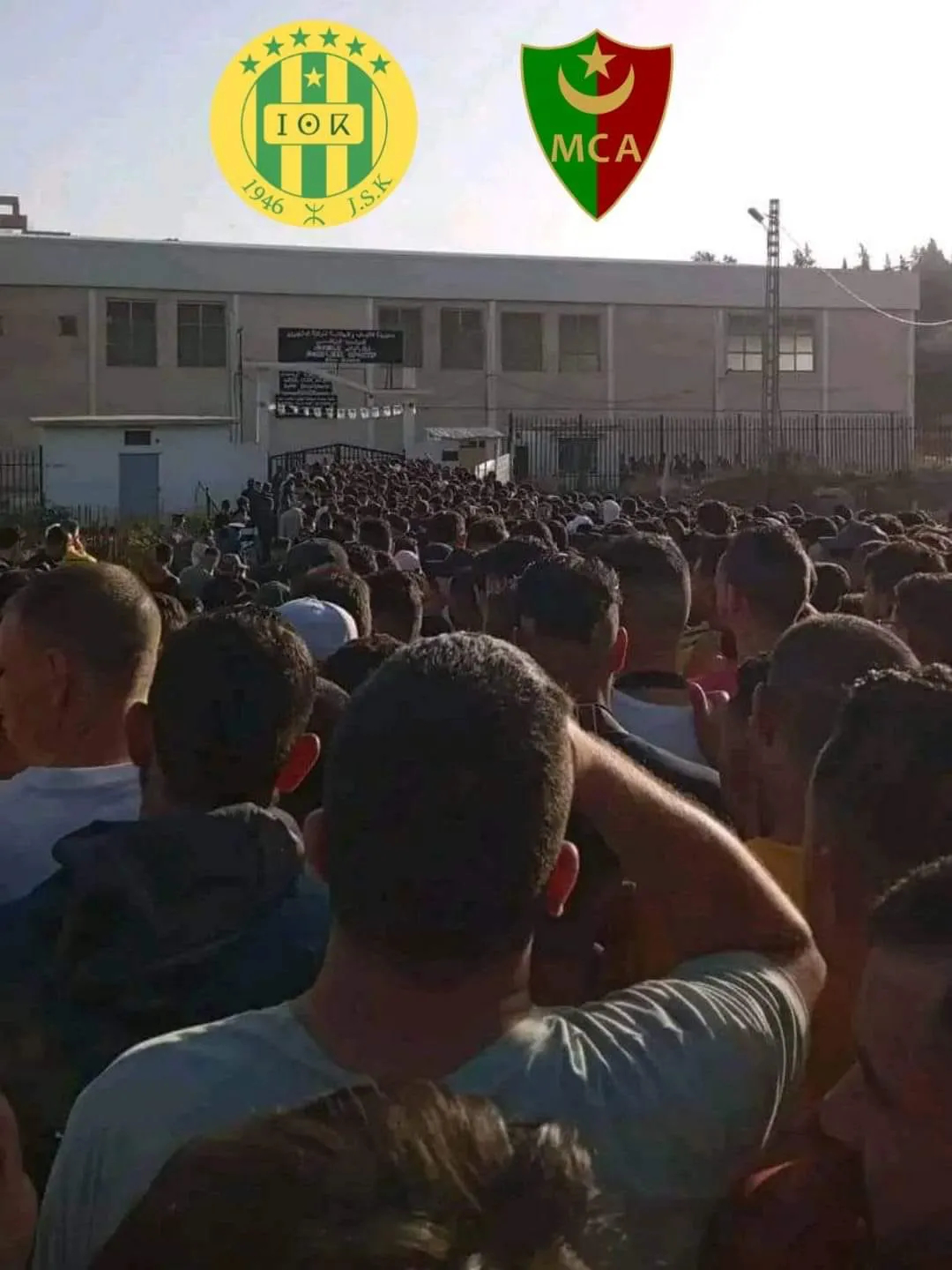 ملعب تيزي وزو.. وفاة عامل بسكتة قلبية