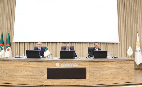 Habitat: Belaribi préside une réunion préparatoire de l'opération de distribution de logements prévue le 1er novembre