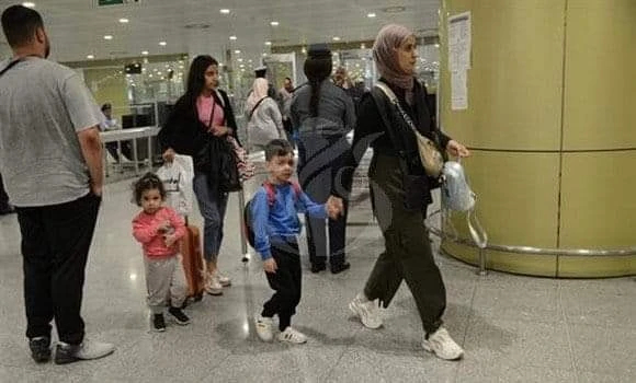 تنفيذا لتعليمات السيد رئيس الجمهورية الشروع في إجلاء الجالية الوطنية المقيمة بلبنان