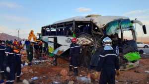 Algérie (Maghrar/Naâma)  -  Sept décès et 19 blessés dans une collision entre un bus et un poids-lourd