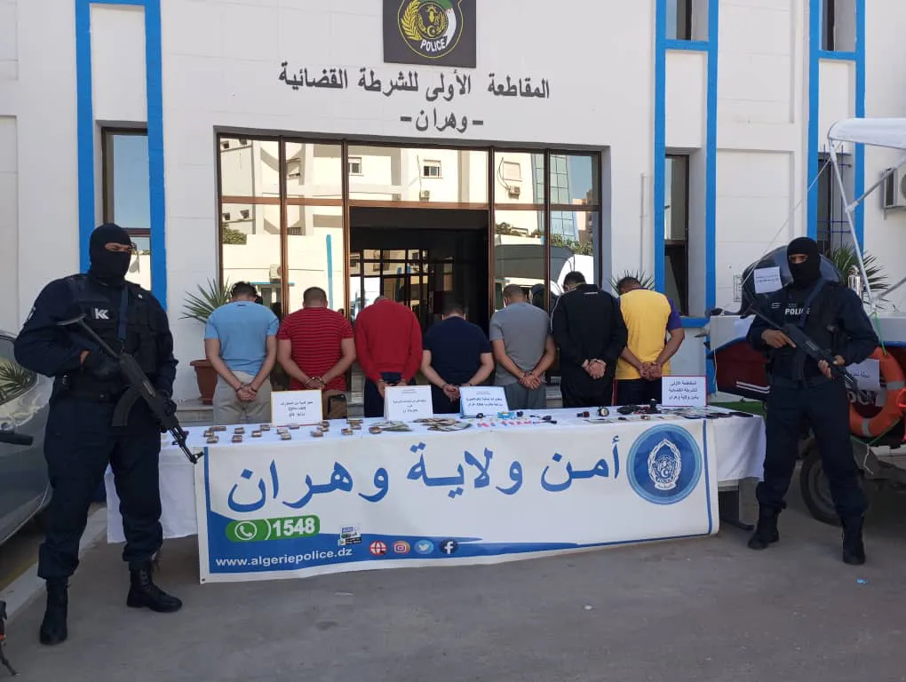 وهران: الإطاحة بشبكات مختصة في الاتجار بالمخدرات و