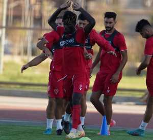 مولودية وهران: فتح الحصص التدريبية أمام الجمهور