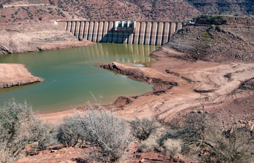 Algérie (Kenadsa/Béchar) - Barrage de Djorf-Ettorba:  480.000 m3 de vase enlevés