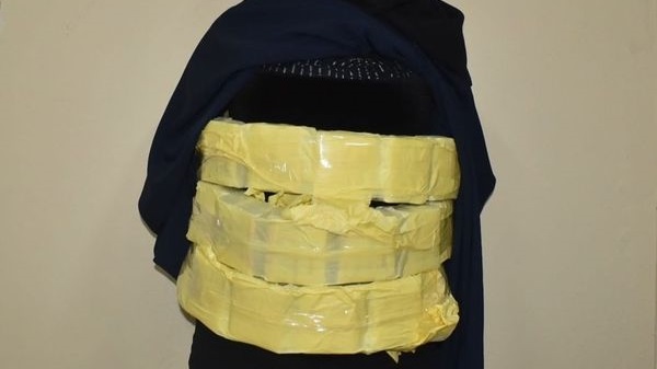 شرطة غرداية توقف امرأة بحوزتها 3600  كبسولة