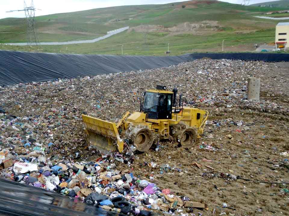 Algérie (El Bouni/Annaba) - Centre d’enfouissement technique de Berka Zerga: Saturés, les casiers 3 et 4 couverts de remblai